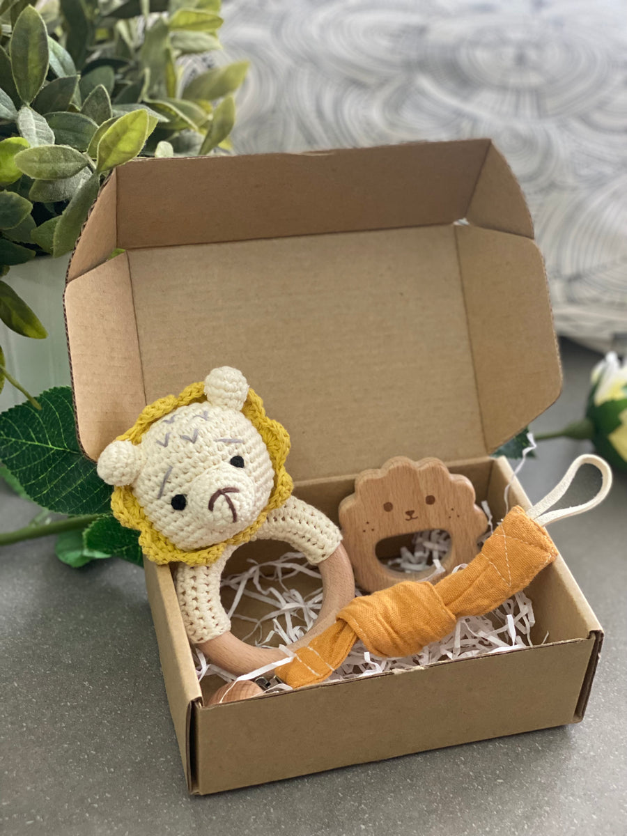 Baby Gift Box - Lion Rattle and Teether – mybabysocks.co.uk